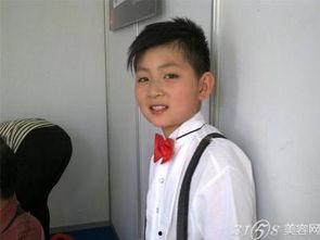 六一儿童男生化妆视频,男孩化身魔法师，体验奇妙化妆之旅