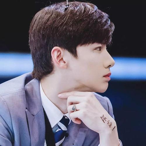 白敬亭视频,视频中的精彩瞬间回顾